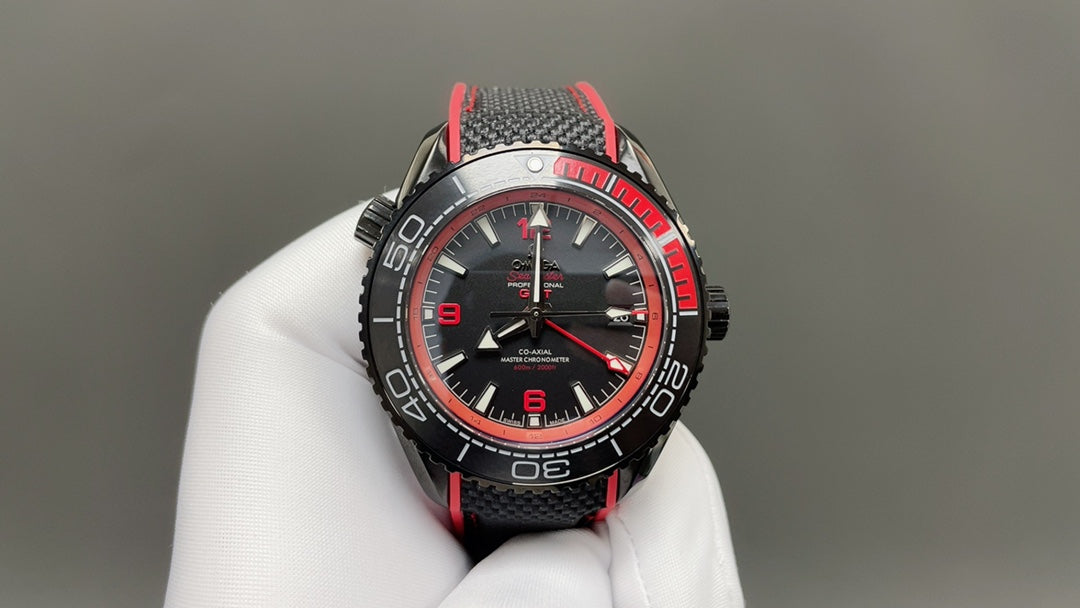 Seahorse Red and Black Collector's Edition